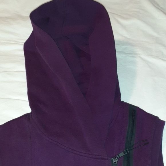 Nike Womens Tech‎ Fleece Cape Vest Hoodie

Purple - Picture 7 of 7